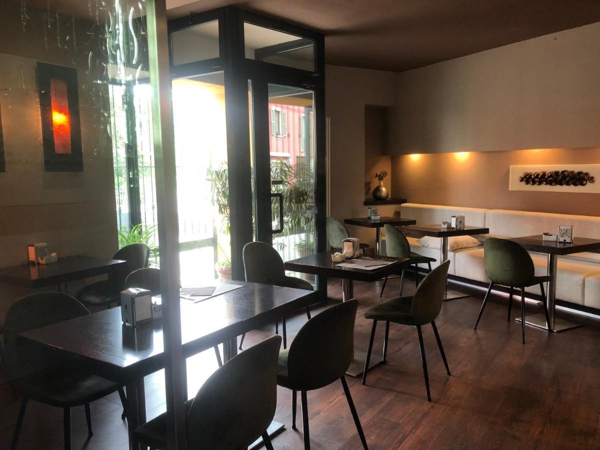 Hotel Del Corso Боргоманеро Екстериор снимка
