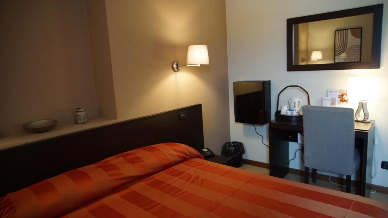 Hotel Del Corso Боргоманеро Екстериор снимка